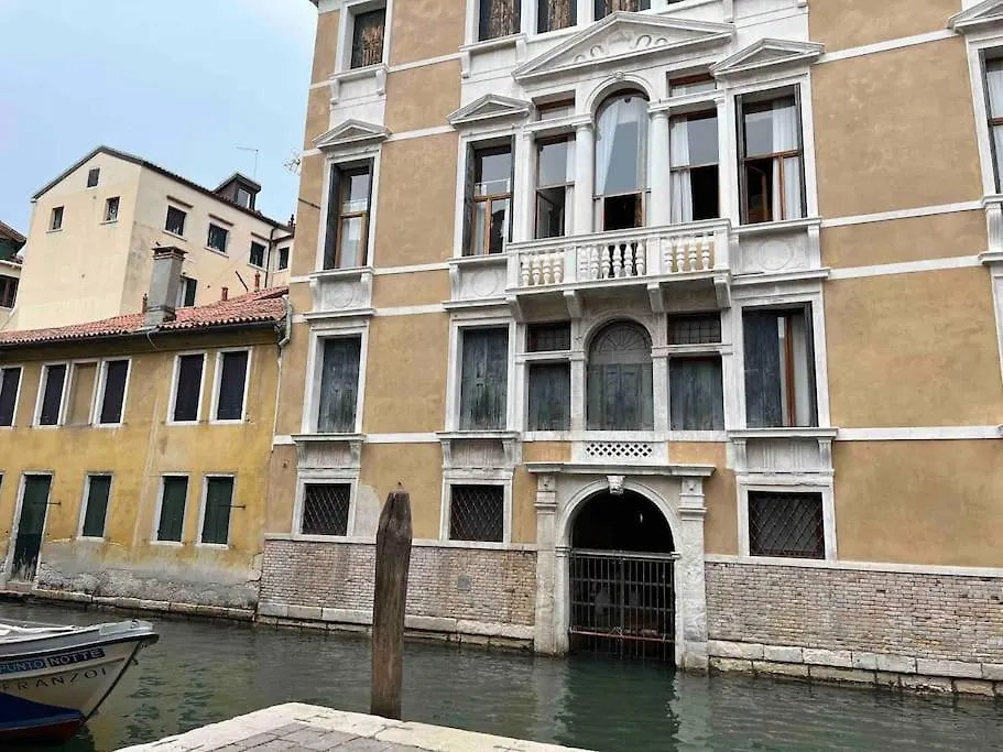 Palazzo Castelli Apartment Venice